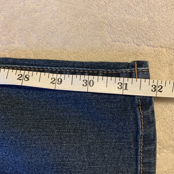 Torrid Regular Wash Tapered Jean 20T - Picture 9 of 9